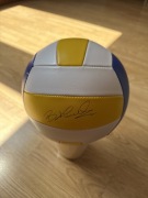 Piłka do siatkówki z autografem Bartosza Kurka