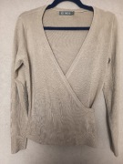 Beżowy damski sweter zakładany rozm s/m