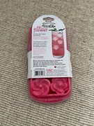 Silikonowa foremka do lodu lub czekoladek Różowa kwiat