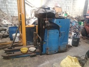 Paleciak elektryczny wózek paletowy Linde z masztem