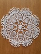 SERWETKA WYKONANA  NA SZYDEŁKU śr 29 cm (2) 
