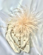 Broszka ze strusich piór Pudrowy beż