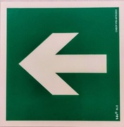 ZNAK Kierunek drogi ewakuacyjnej 15x15 E005  świeci