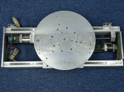 Stół obrotowy (rotary table) na osi liniowej 