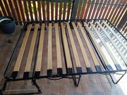 Łóżko polowe - wkład z rozkładanego tapczanu, sofy