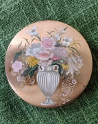 Puderniczka Stratton używana.