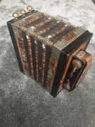 Akordeon COLIBRI niemiecki drewno sosna