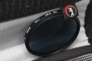 FILTR POLARYZACYJNY HOYA 58mm - SLIM - Pomóż Emilowi ! + Etui !