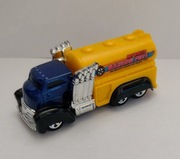 Hot Wheels Fast Gassin samochód samochodzik zabawka Mattel