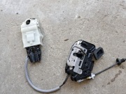 Zamek drzwi lewy przód Octavia 3