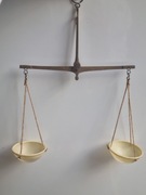 Zabytkowa przedwojenna  waga palcowa średnia