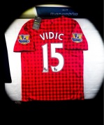 L) NEMANJA VIDIĆ 15 MANCHESTER UNITED 2012/13 Jersey Nowa Czerwona Koszulka