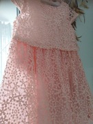 Sukienka gipiurową 116