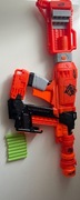 NERF ZOMBIE STRIKE NAILBITER + 8 strzałek 