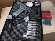 Pistolet CO2 Umarex Glock 17 gen5 RAM zestaw