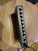 TP-Link TL-SF1009P – Switch PoE 9-portowy, 8x PoE+, sprawny