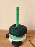 Panda Yarn Spinner, obrotowy stojak na włóczkę w kształcie pandy z bambusem