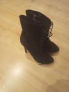 Buty damskie na obcasie Bershka r.38