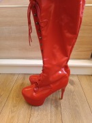 Czerwone kozaki na szpilce 