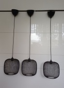 Lampa wisząca czarna z ażurowym, metalowym kloszem oprawka E27