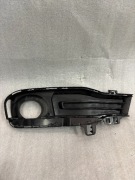BMW F30 F31 Lift LCI 15-18 Kratka Zderzaka halogenu Zaślepka Lewa 7396857