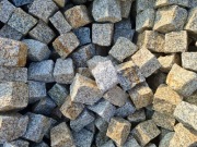 Szaro-Ruda Kostka Granitowa Surowo-Łupana 8/11 cm – 280/Tona