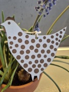 Drewniana kurka dekoracyjna biała