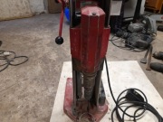 WIERTNICA NA STATYWIE  HILTI DCM  1