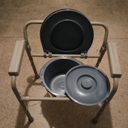 Toaleta przenośna dla seniora. Nieużywana. Stan bdb