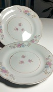 Dwa chińskie talerzyki deserowe w kwiatki, cena kompletu 