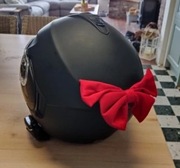 Mała kokarda na kask