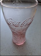 Szklanka Coca Cola w kolorze różowym