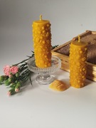 Świeca walec z drobnymi kwiatami z wosku pszczelego Pasieka Pod Borem