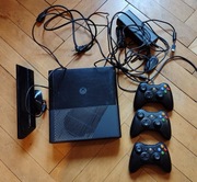 xbox 360 Kinect + 3 pady
