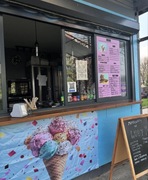 Wolnostojący kiosk, budka na sprzedaż 