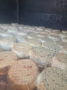 Ser wedzony zwykly i z przyprawami 