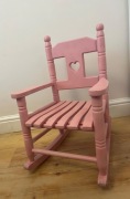Krzesełko drewniane bujane 