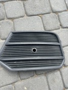 KRATKA ZAŚLEPKA W ZDERZAK AUDI Q3 LIFT 14-18r LEWA 8U0 807 681 Q