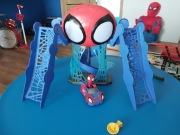 Baza Spidermena i autka w gratisie