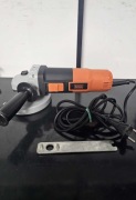 Black&Decker 900 W KG912 - szlifierka kątowa