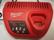 Ładowarka milwaukee