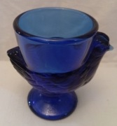 Piekne kieliszki na jajka, szkło kobaltowe, rekodzieło