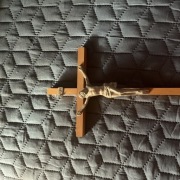 Krzyż metal średni 