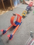 Hot Wheels Tor Pętla Wyrzutnia + 5 resoraków 