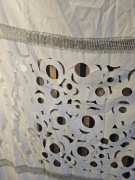 Zasłona ażurowa laserowo wycinana z ozdobnym paskiem