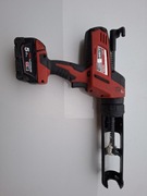 Pistolet do silikonu na baterie MILWAUKEE plus bateria 5ah