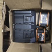 Podwójna ładowarka WORX 20V PowerShare – stan BDB