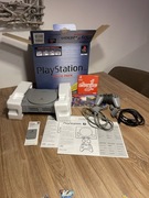 PlayStation 1 + karton + dokumenty