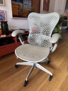 Fotel Biurowy Herman Miller Mirra szary
