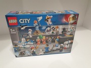 LEGO City 60230 Badania kosmiczne minifigurki